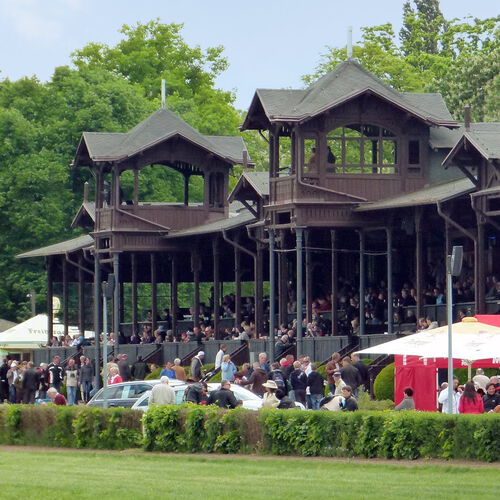 Sanierung der Haupttribüne der Galopp­rennbahn in Dresden